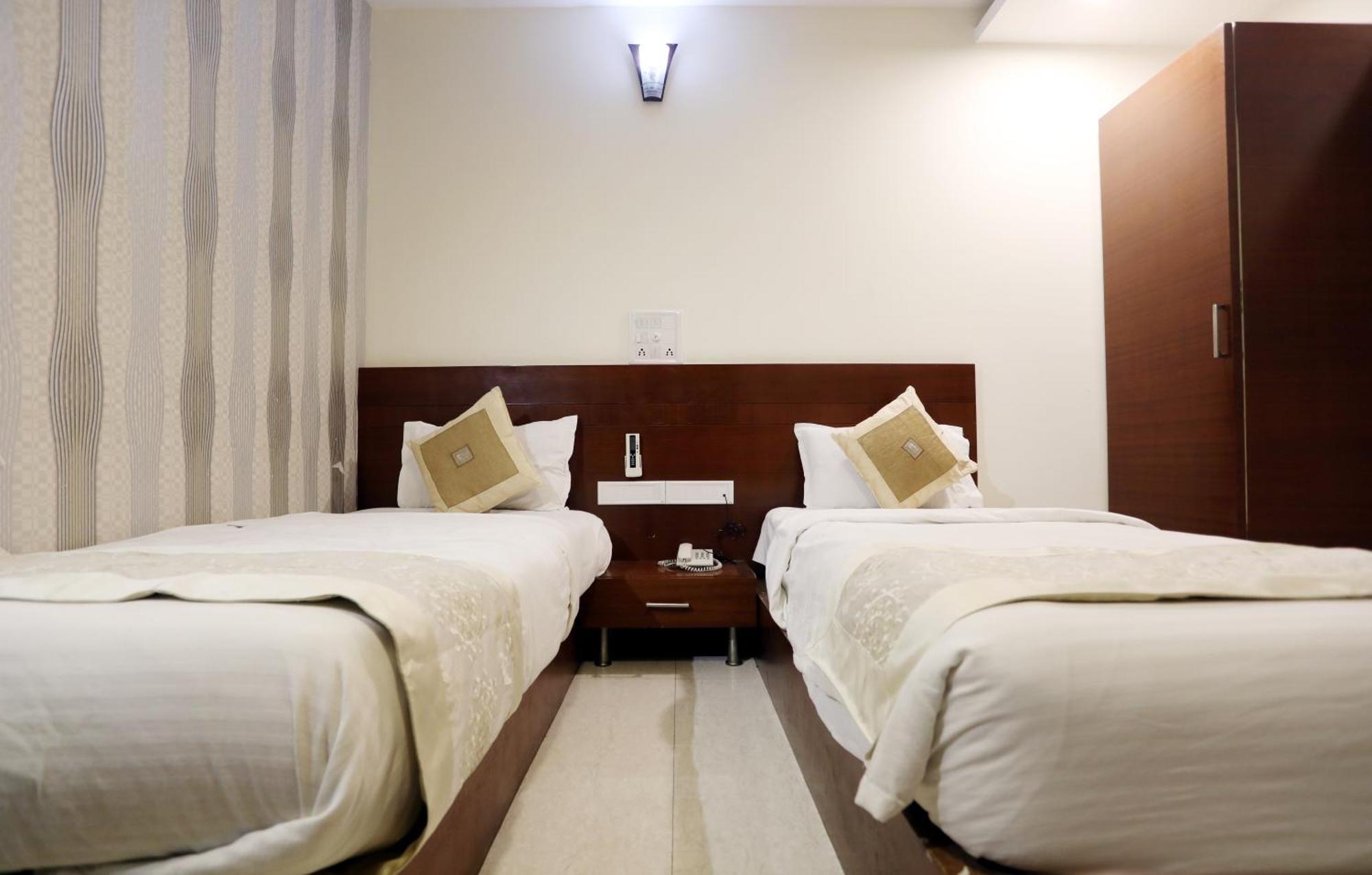 Hotel Shri Khedapati International Dewas Exterior photo