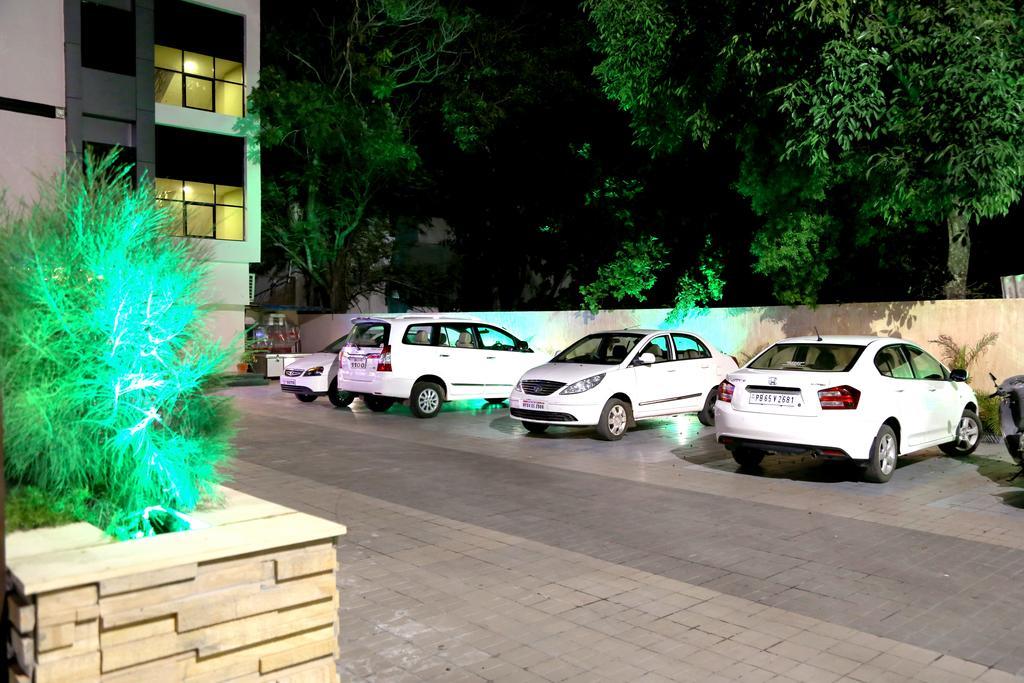 Hotel Shri Khedapati International Dewas Exterior photo