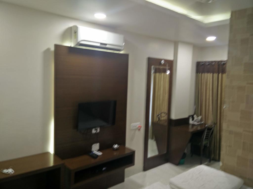 Hotel Shri Khedapati International Dewas Exterior photo
