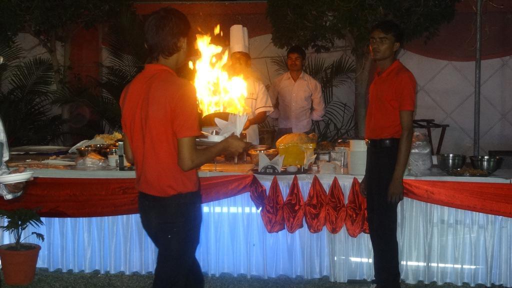 Hotel Shri Khedapati International Dewas Exterior photo