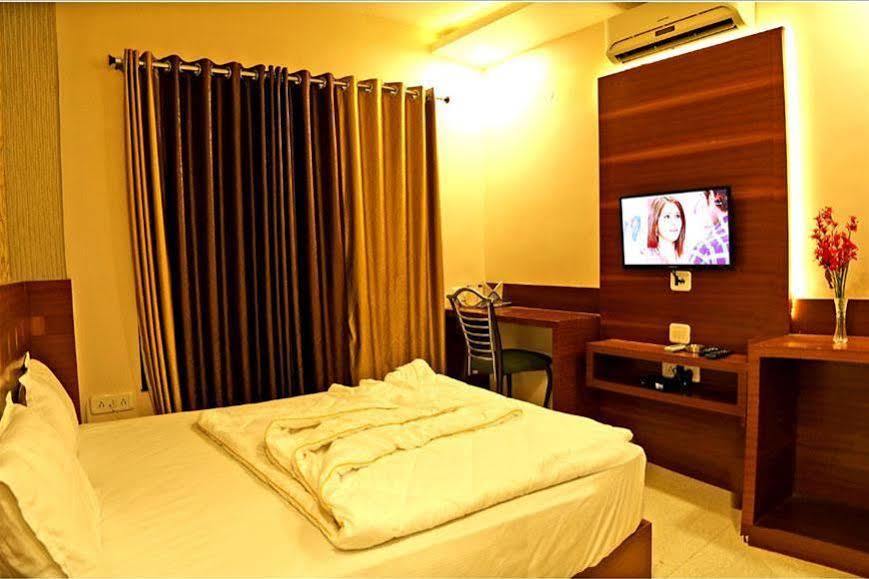 Hotel Shri Khedapati International Dewas Exterior photo